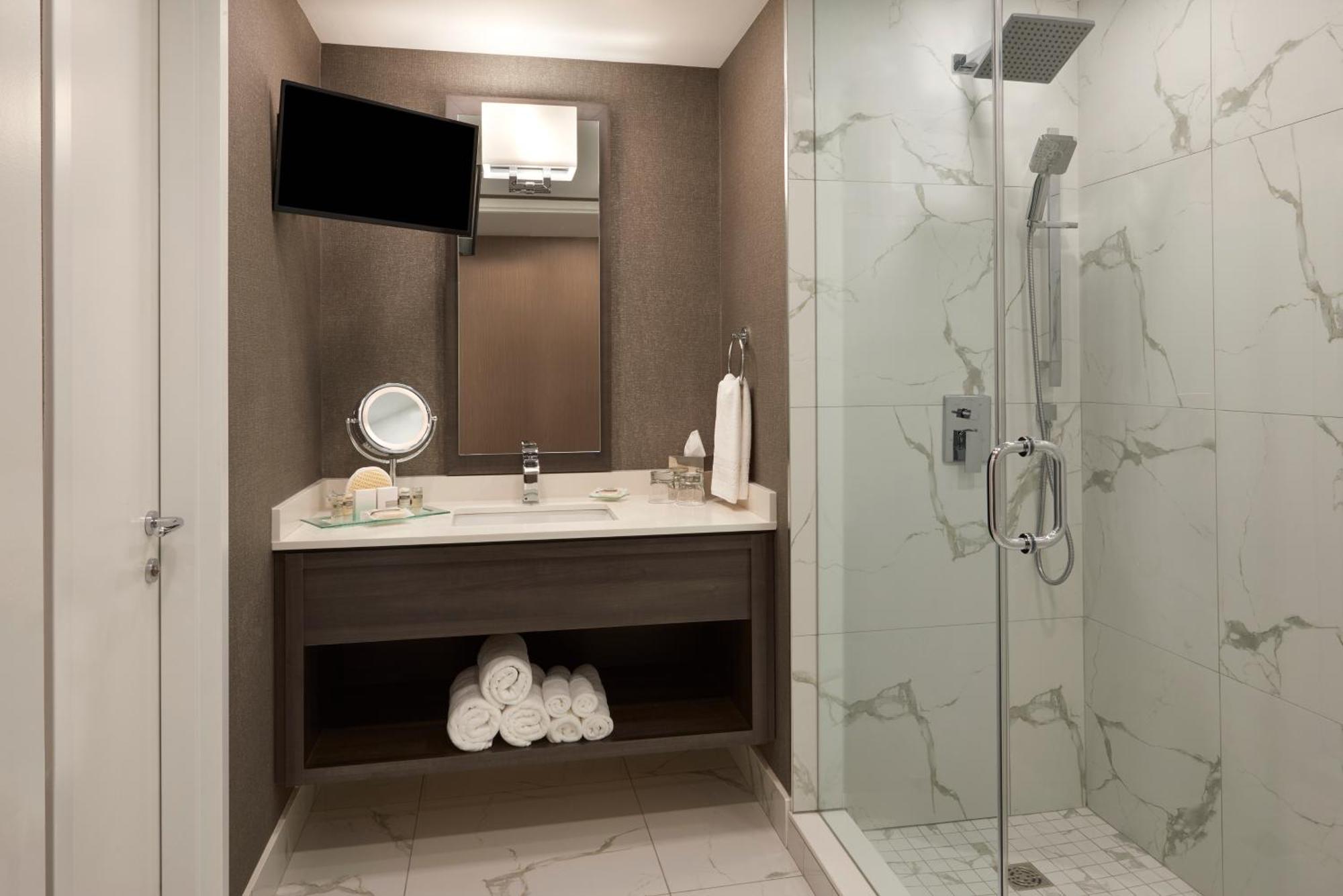 Premium Tower Queen Room Two Queen Beds